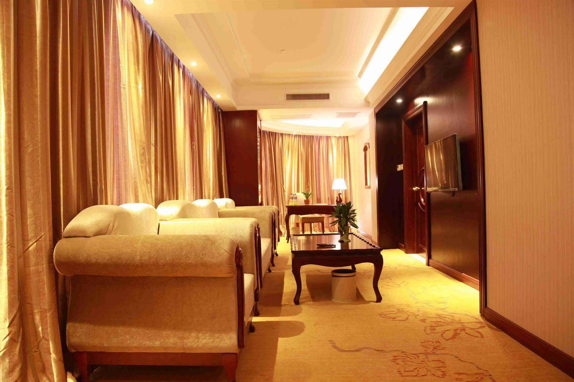 Vienna Hotel Shanghai Pudong Airport Exterior foto