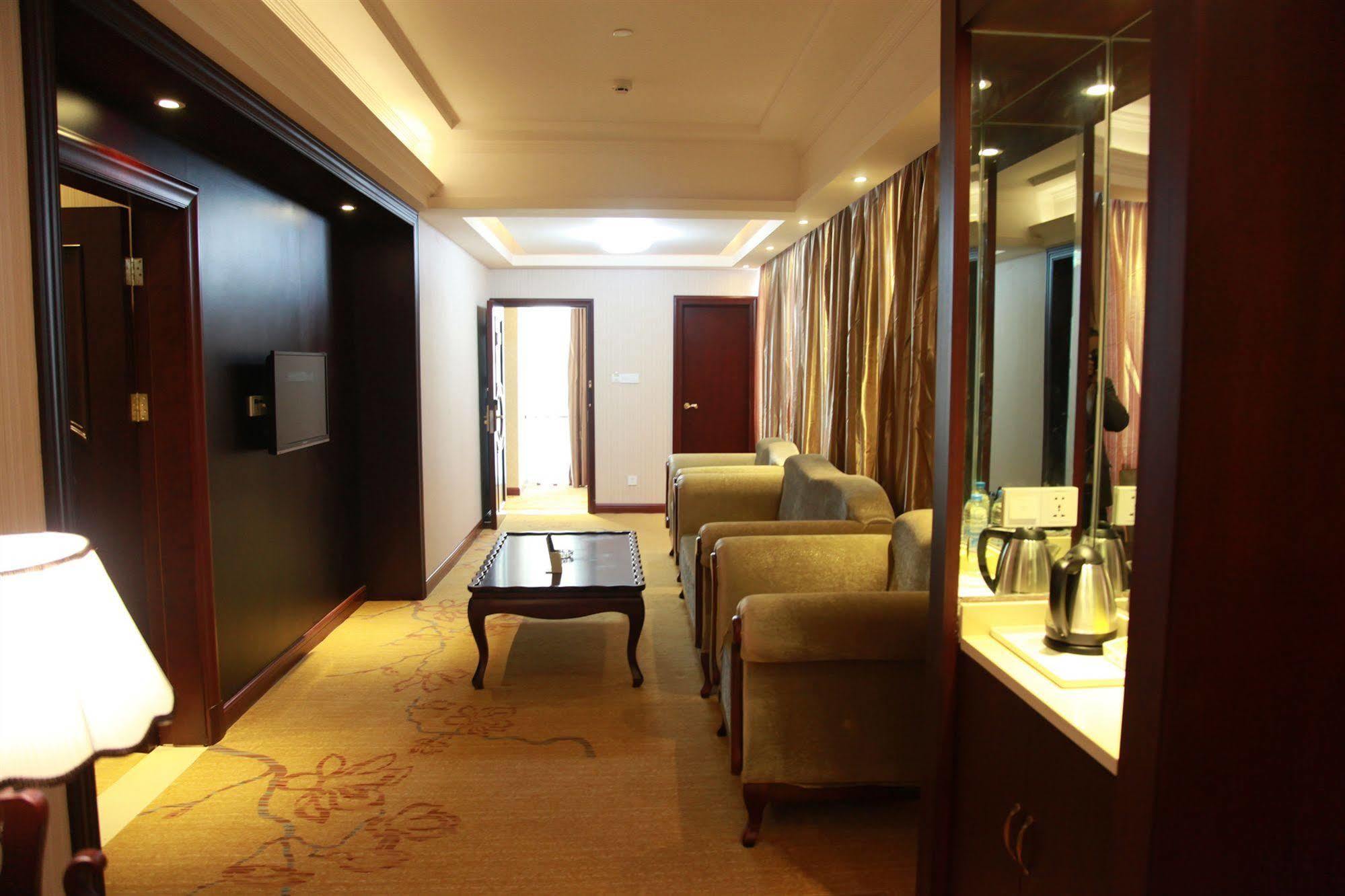 Vienna Hotel Shanghai Pudong Airport Exterior foto